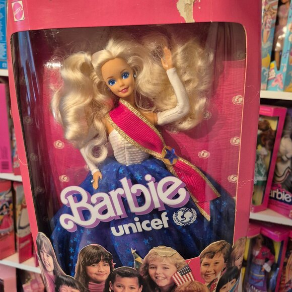Set of 3 Unicef 1989 Barbies in Box - Picture 8 of 8